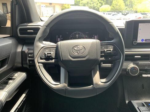Used 2026 Toyota 4Runner SR5 AWD/4WD image 18