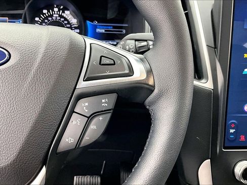 Used 2024 Ford Edge SEL w/ Convenience Package image 19