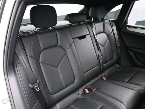Certified 2026 Porsche Macan AWD/4WD image 27