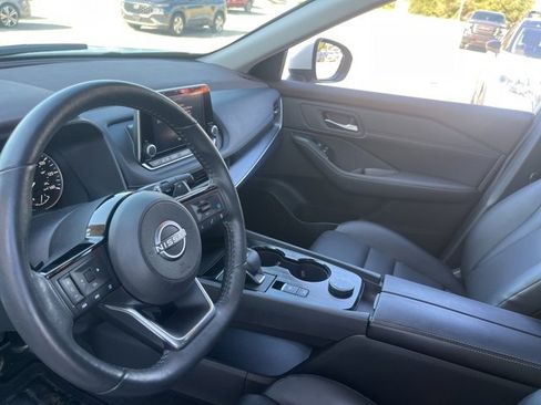 Used 2023 Nissan Rogue SV w/ SV Premium B Package image 8