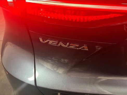 Used 2023 Toyota Venza LE AWD/4WD image 31
