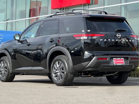 New 2025 Nissan Pathfinder SV image 6
