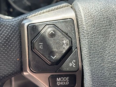 Used 2019 Toyota Tacoma SR5 AWD/4WD image 24