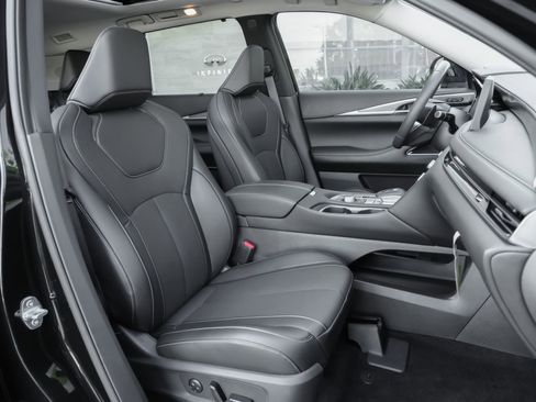 Certified 2026 INFINITI QX60 Luxe w/ Cargo Package FWD image 39