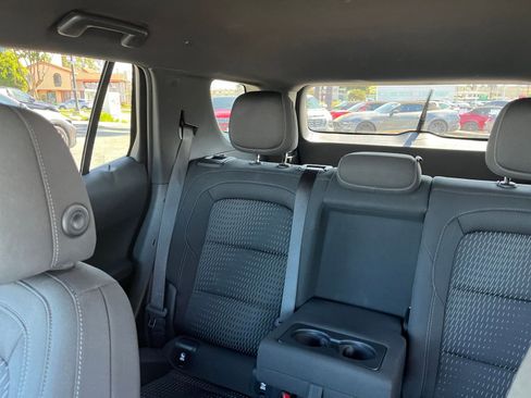 Used 2025 Chevrolet Equinox LT image 40