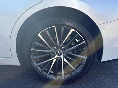 Used 2024 Lexus ES 350 w/ Premium Package image 28