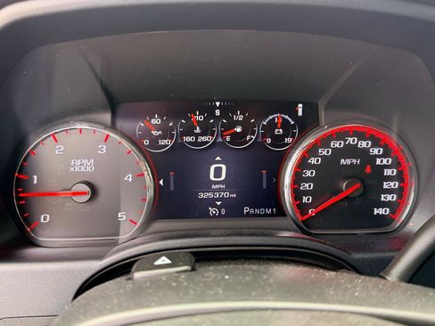 Used 2016 GMC Sierra 2500 Denali w/ Duramax Plus Package AWD/4WD image 28