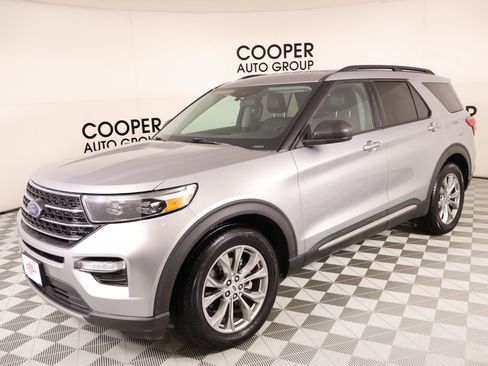 Used 2021 Ford Explorer XLT w/ Equipment Group 202A RWD image 11