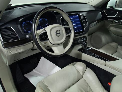 Used 2018 Volvo XC90 T6 Momentum w/ Convenience Package AWD/4WD image 18