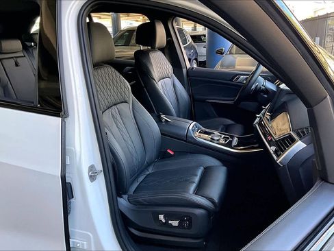 Used 2024 BMW X5 sDrive40i w/ M Sport Package image 8