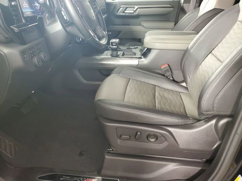 Used 2024 Chevrolet Silverado 1500 ZR2 image 11