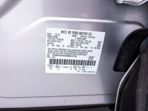 Used 2019 Ford Edge Titanium FWD image 38
