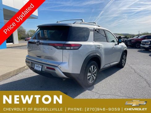 Used 2025 Nissan Pathfinder SL AWD/4WD image 55