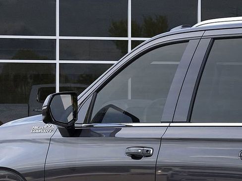 New 2026 Chevrolet Suburban High Country AWD/4WD image 12