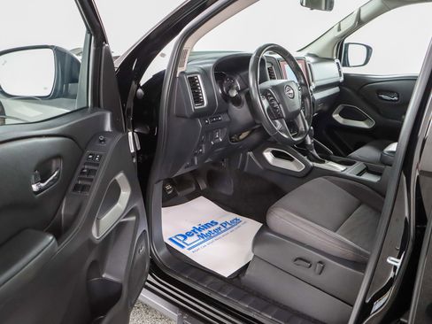 Used 2023 Nissan Frontier SV w/ SV Convenience Package AWD/4WD image 3