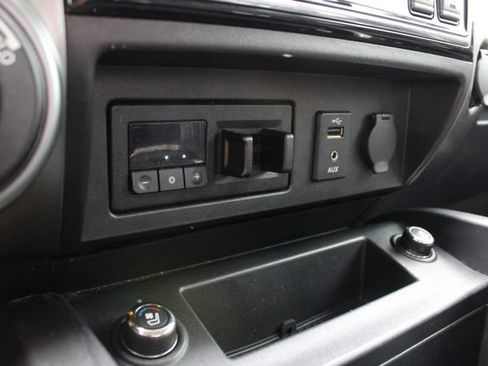 Used 2017 Nissan Titan Platinum Reserve AWD/4WD image 17