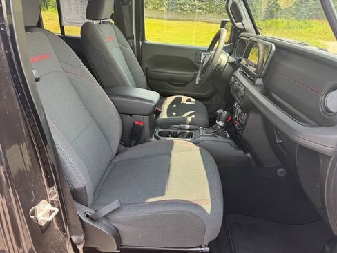 Certified 2026 Jeep Wrangler Unlimited Rubicon AWD/4WD image 14