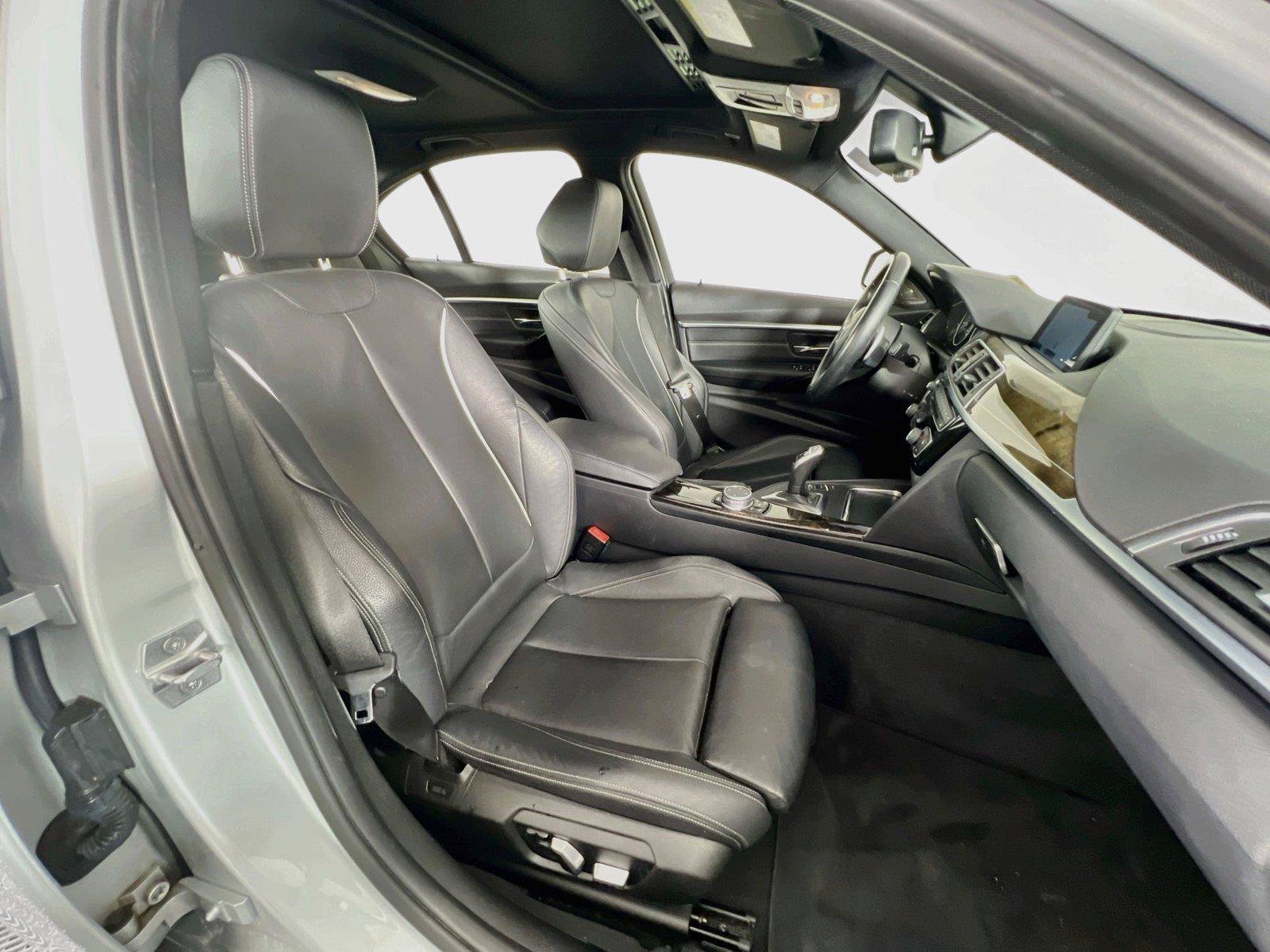 Used 2017 BMW 340i xDrive Sedan AWD/4WD image 28