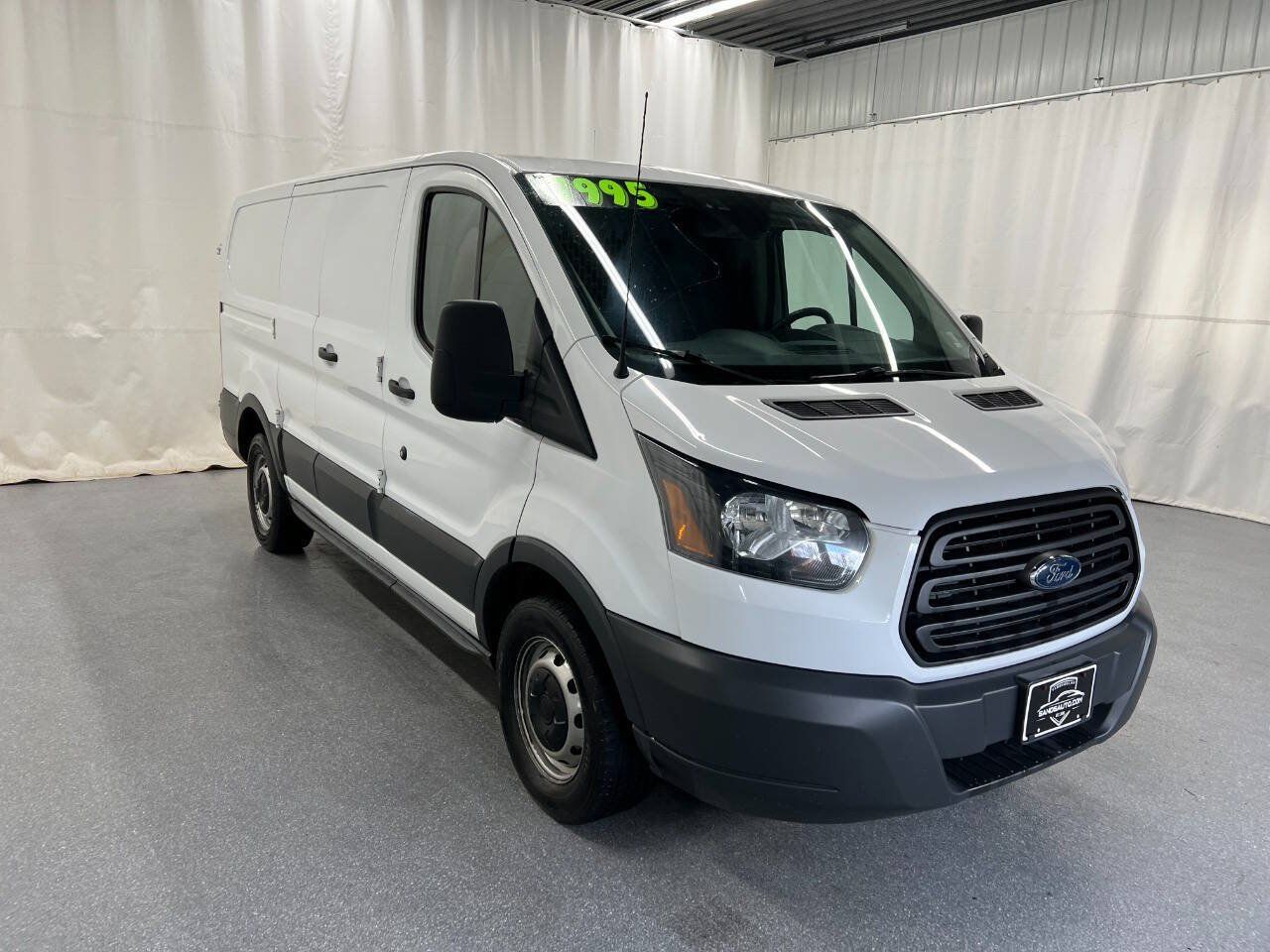 Used 2016 Ford Transit 150 130 Low Roof RWD image 3