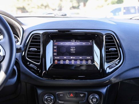 Used 2021 Jeep Compass Latitude image 14