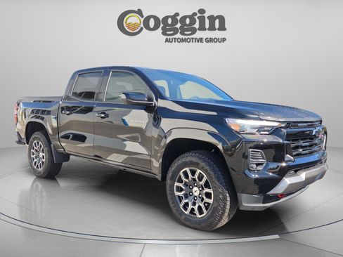 Used 2024 Chevrolet Colorado Z71 AWD/4WD image 8