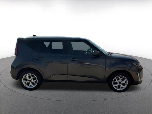Used 2025 Kia Soul LX w/ LX Technology Package FWD image 15
