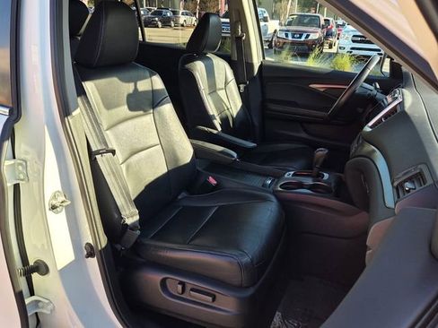 Used 2017 Honda Pilot EX-L image 18