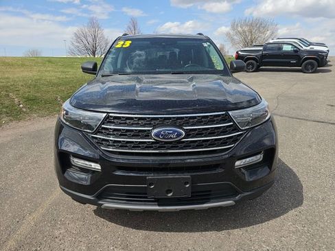 Used 2023 Ford Explorer XLT w/ Equipment Group 202A AWD/4WD image 8