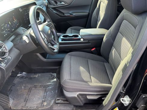 Used 2025 Chevrolet Equinox LT image 23