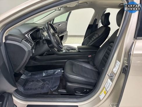 Used 2017 Ford Fusion Energi SE image 12