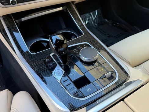 Used 2022 BMW X7 xDrive40i w/ M Sport Package image 29