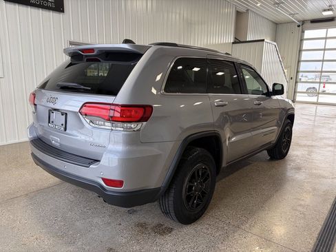 Used 2020 Jeep Grand Cherokee Laredo w/ Security & Convenience Group image 4