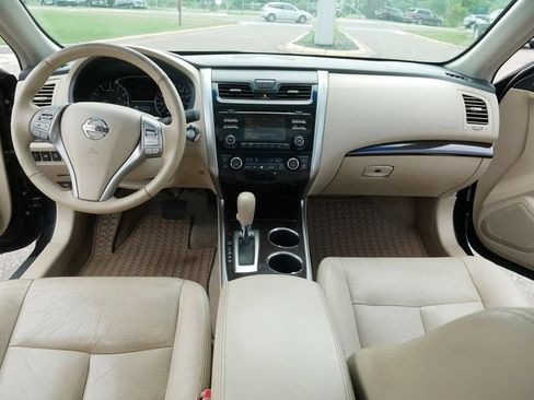 Used 2013 Nissan Altima 2.5 SL FWD image 22