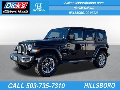 Used 2018 Jeep Wrangler Unlimited Sahara w/ LED Lighting Group AWD/4WD image 1