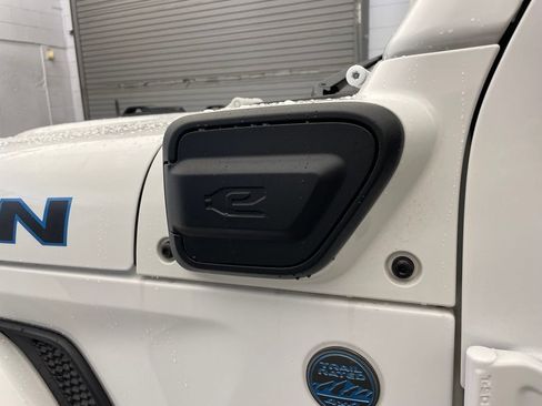 Used 2021 Jeep Wrangler Unlimited Rubicon 4xe w/ Steel Bumper Group AWD/4WD image 15