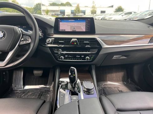 Used 2020 BMW 530e w/ Convenience Package RWD image 15