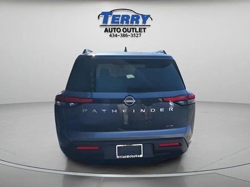 Used 2025 Nissan Pathfinder SV image 6