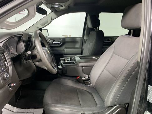 Used 2019 Chevrolet Silverado 1500 Custom w/ Custom Value Package image 11