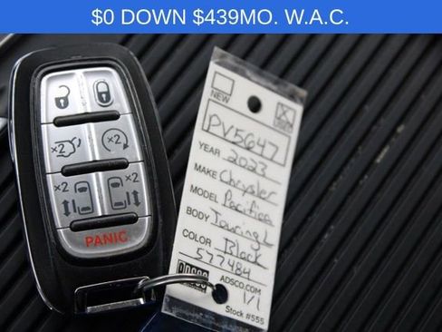 Used 2023 Chrysler Pacifica Touring-L image 35