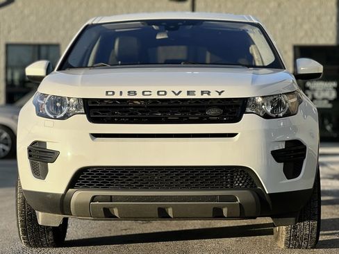Used 2019 Land Rover Discovery Sport SE image 12