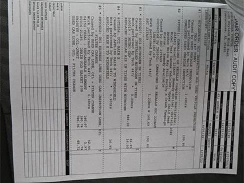 Used 2022 Toyota Tacoma SR5 w/ Technology Package image 5