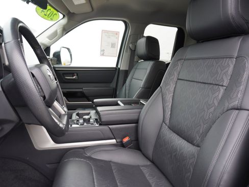 Used 2024 Toyota Tundra Limited image 23