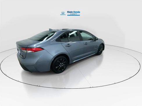 Used 2024 Toyota Corolla LE image 2