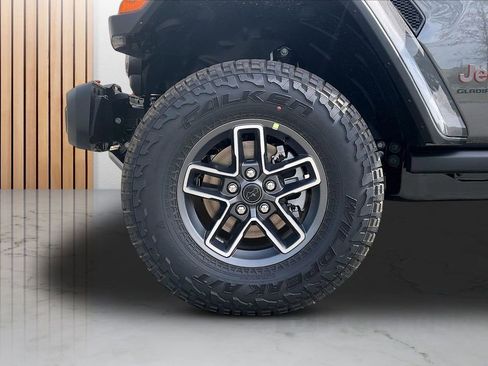 New 2026 Jeep Gladiator Mojave AWD/4WD image 30