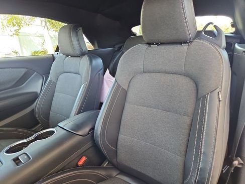 Used 2024 Ford Mustang Convertible image 29