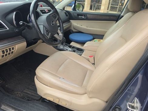 Used 2017 Subaru Outback 2.5i Limited image 6