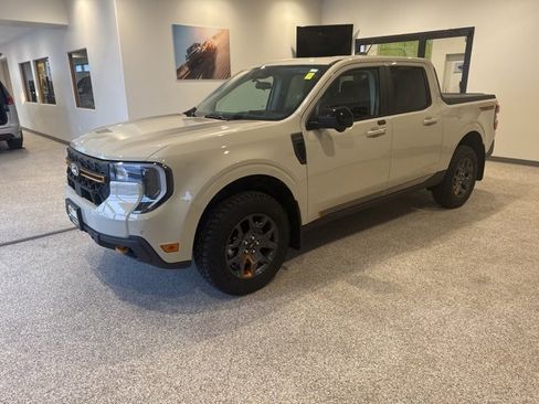 Used 2025 Ford Maverick Tremor image 4