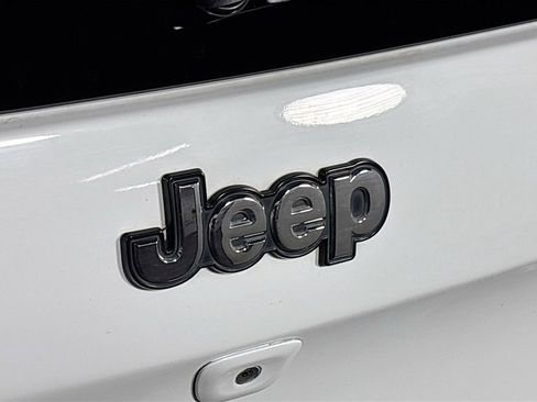 Used 2018 Jeep Cherokee Latitude image 23