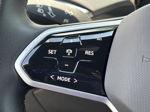 Used 2023 Volkswagen ID.4 Pro RWD image 19