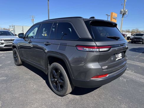 New 2026 Jeep Grand Cherokee Limited w/ Limited Altitude Package RWD image 4